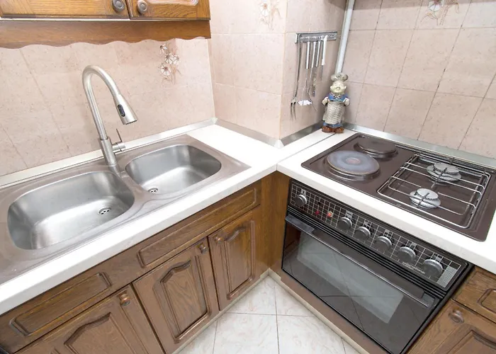 Orange Tree טרוגיר